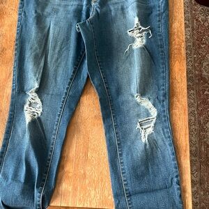 Universal Thread Blue Distressed Women Jeans